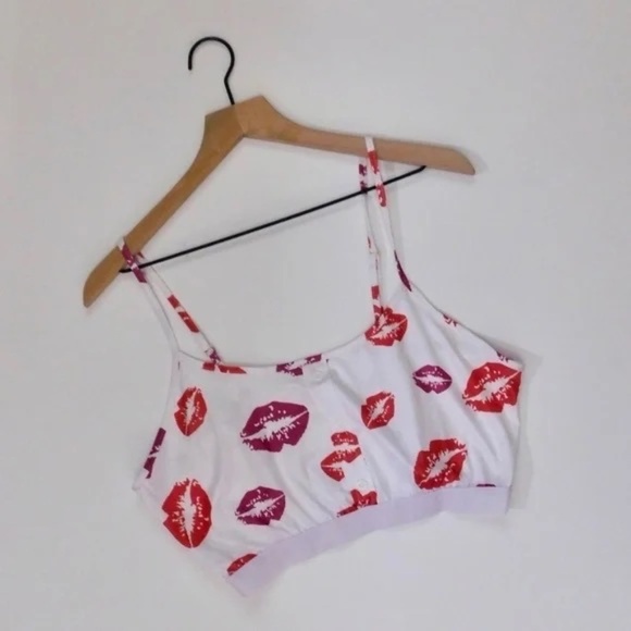 NEW!! HOT LIPS Lipstick Kiss Cropped Loungewear Two Piece Set Top Shorts XXL 2XL - Picture 4 of 9